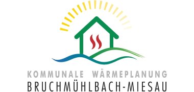 Logo der Kommunalen Wärmeplanung Auf dem Logo der Kommunalen Wärmeplanung ist ein grünes Haus, im einfachen Stil gezeichnet, zu sehen. Es steht auf angedeuteten Hügeln und hat im Innern zwei rote Wellen, die die Wärme symbolisieren. Umgeben ist das Logo von gelben Sonnenstrahlen, die an das Logo der Verbandsgemeinde Bruchmühlbach-Miesau angelehnt sind.